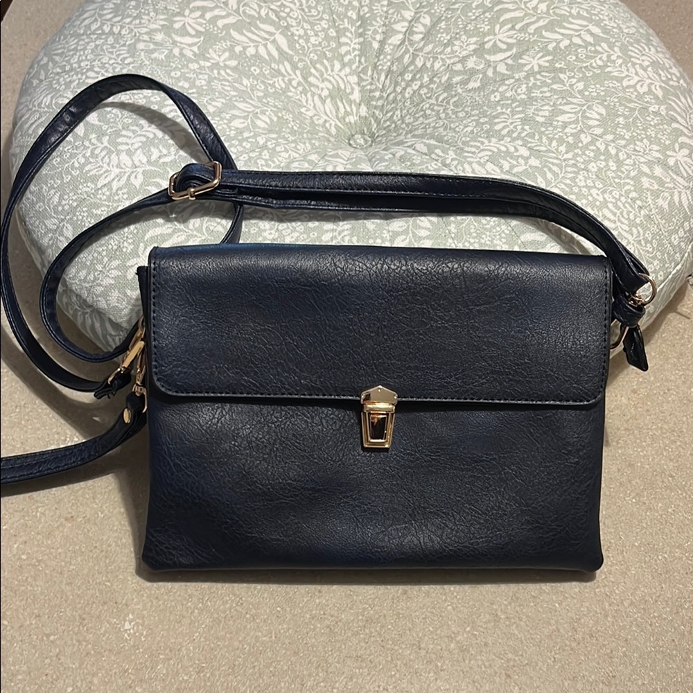 Elegant Black Leather Crossbody Bag